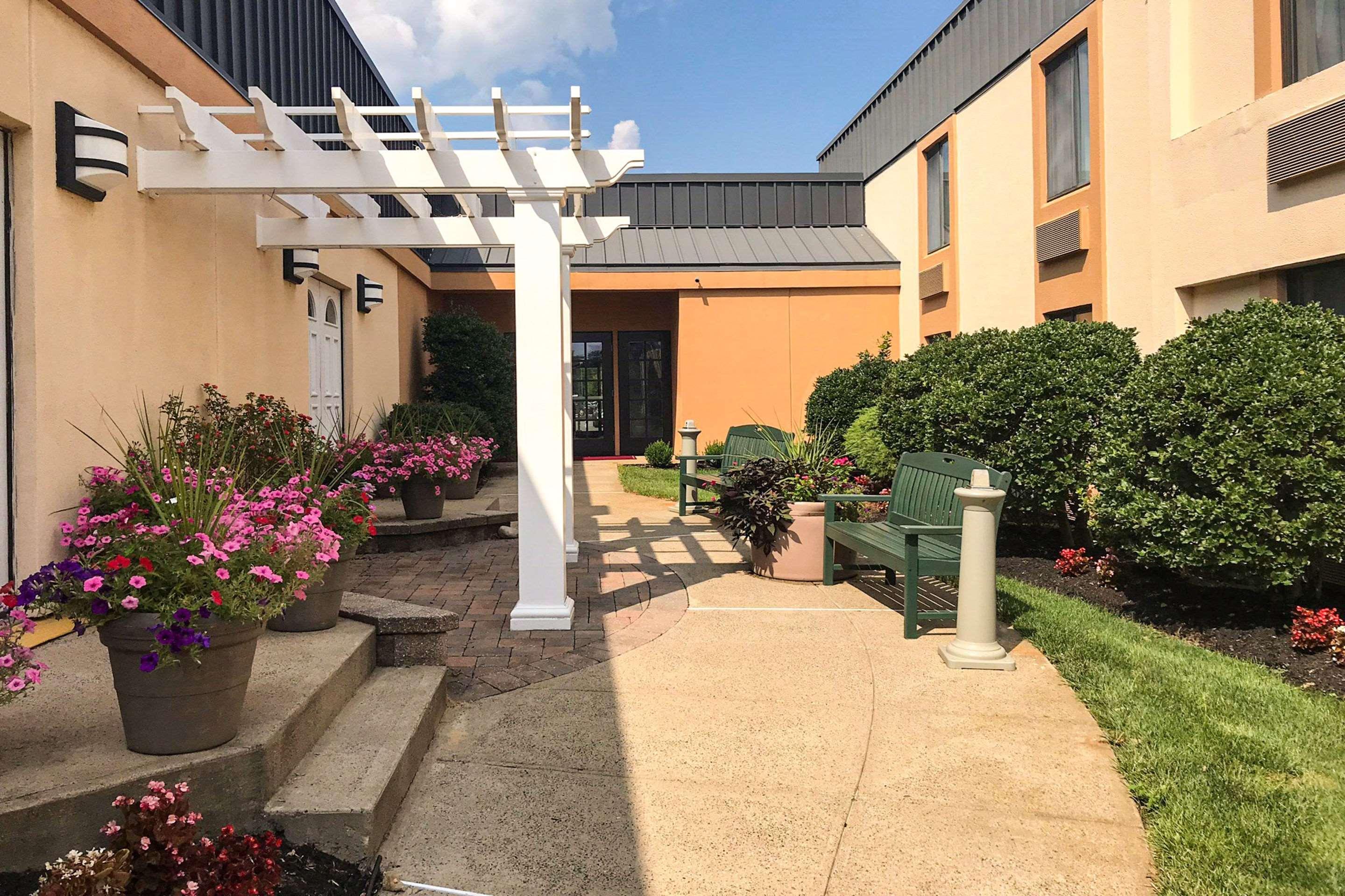 Clarion Hotel & Conference Center Toms River Eksteriør bilde